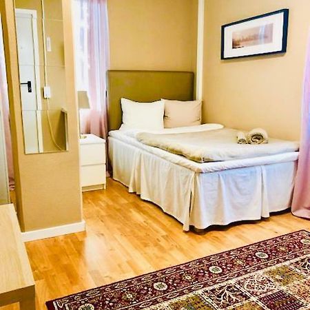 Golden Hostel イェルフェッラ エクステリア 写真