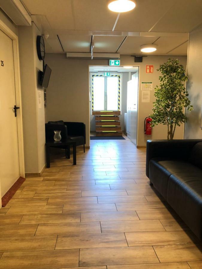 Golden Hostel イェルフェッラ エクステリア 写真